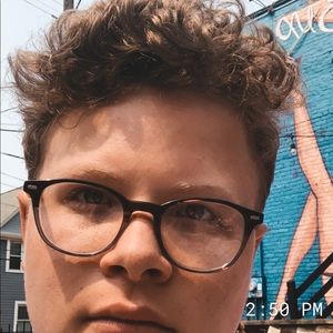 Meet your Posher, Logan